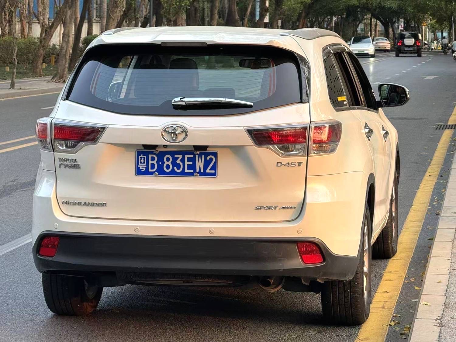 汉兰达 Model Year 2.0T 四驱豪华导航版 7 Seats