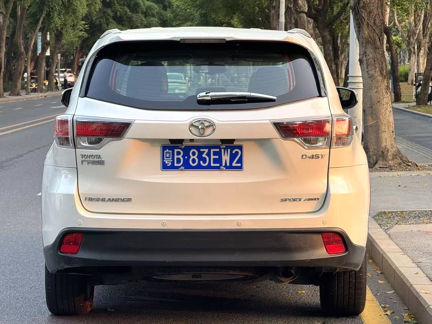 汉兰达 Model Year 2.0T 四驱豪华导航版 7 Seats