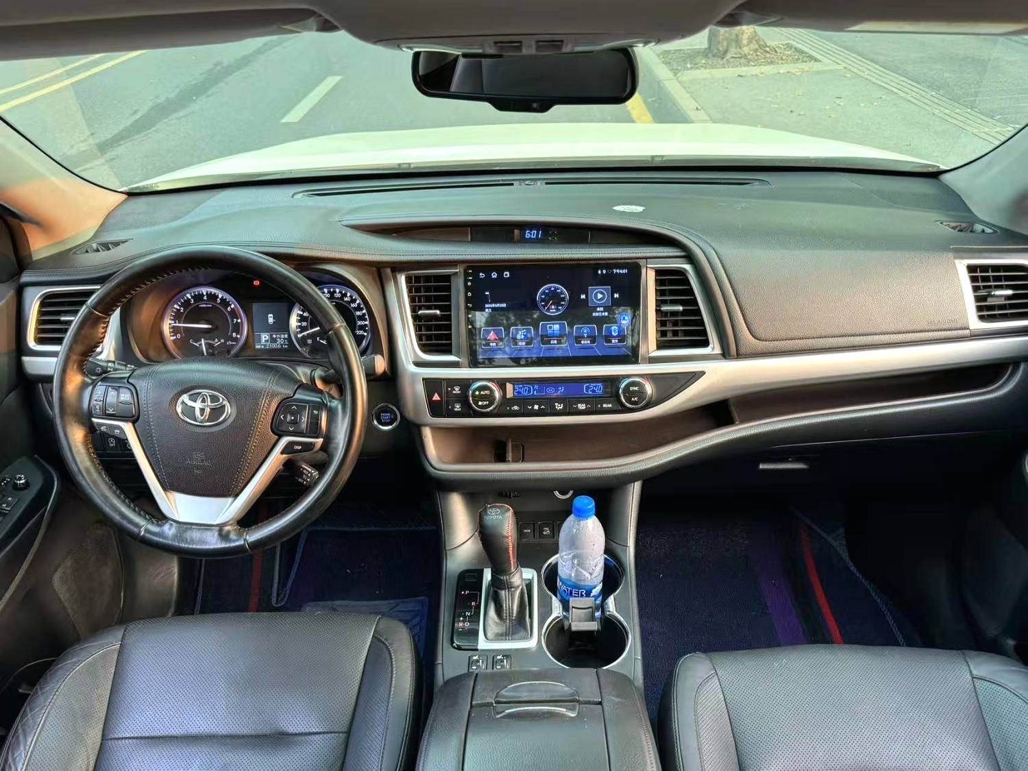 汉兰达 Model Year 2.0T 四驱豪华导航版 7 Seats