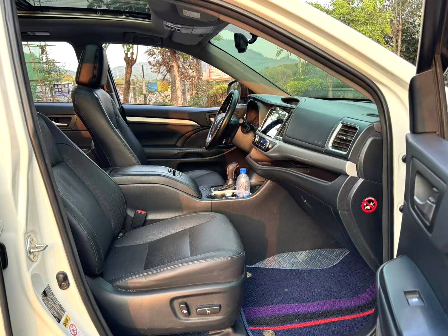 汉兰达 Model Year 2.0T 四驱豪华导航版 7 Seats