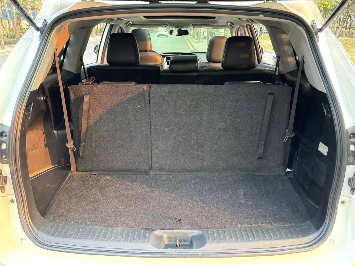 汉兰达 Model Year 2.0T 四驱豪华导航版 7 Seats