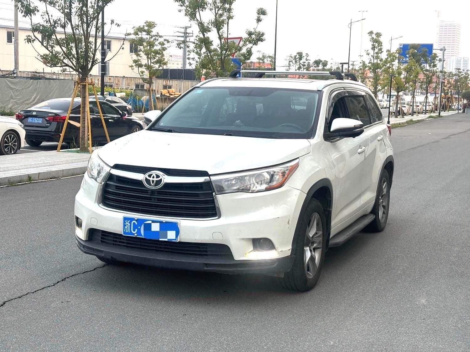汉兰达 Model Year 2.0T 四驱豪华版 7 Seats
