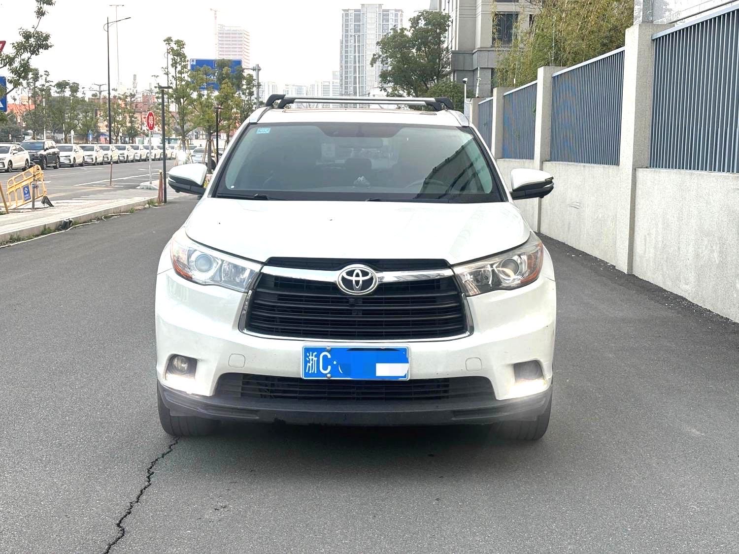 汉兰达 Model Year 2.0T 四驱豪华版 7 Seats
