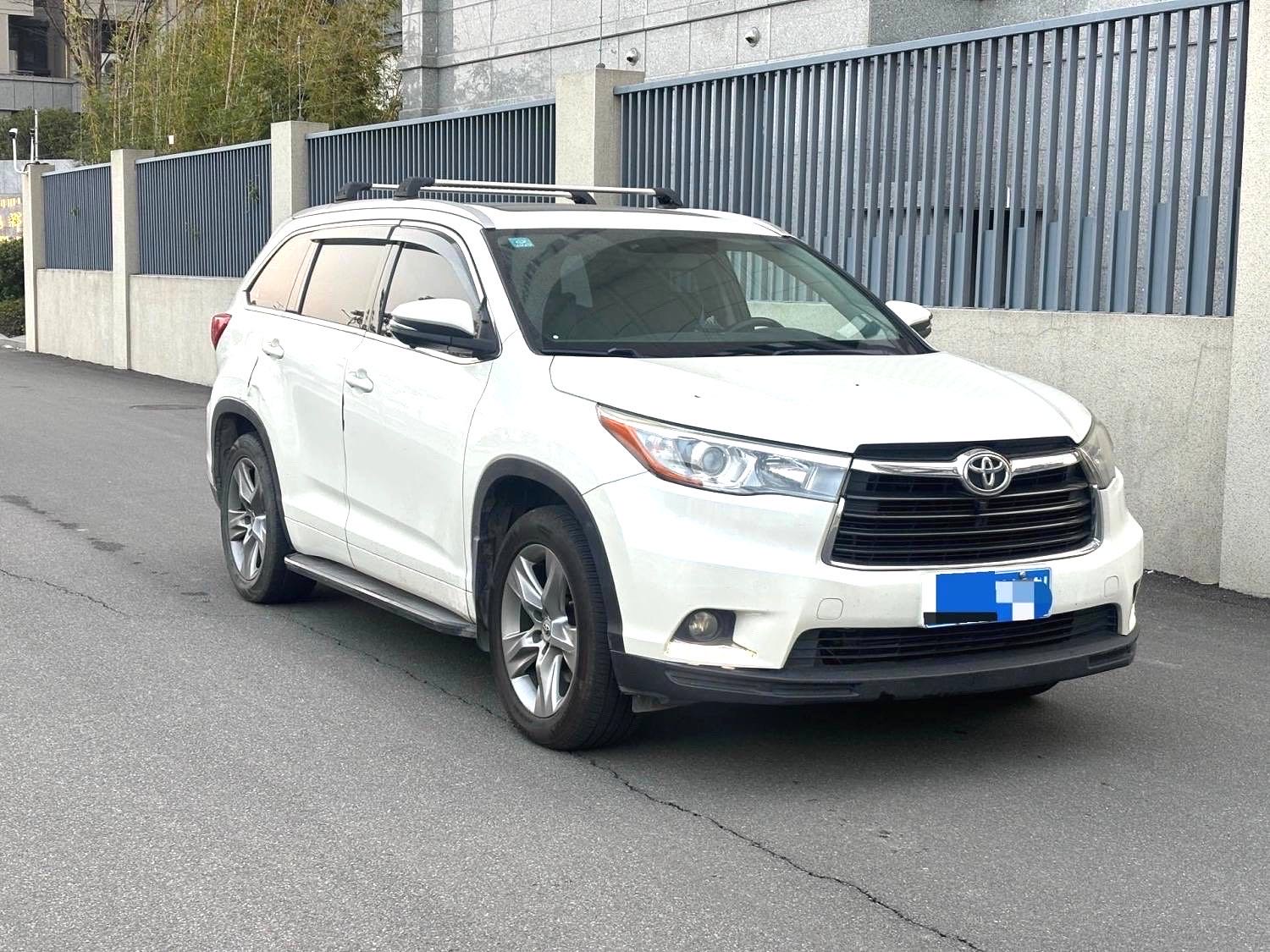 汉兰达 Model Year 2.0T 四驱豪华版 7 Seats