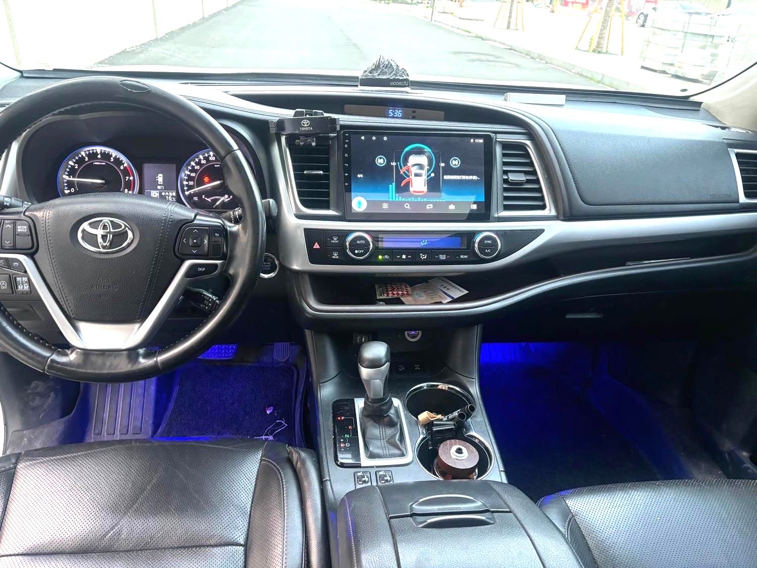 汉兰达 Model Year 2.0T 四驱豪华版 7 Seats