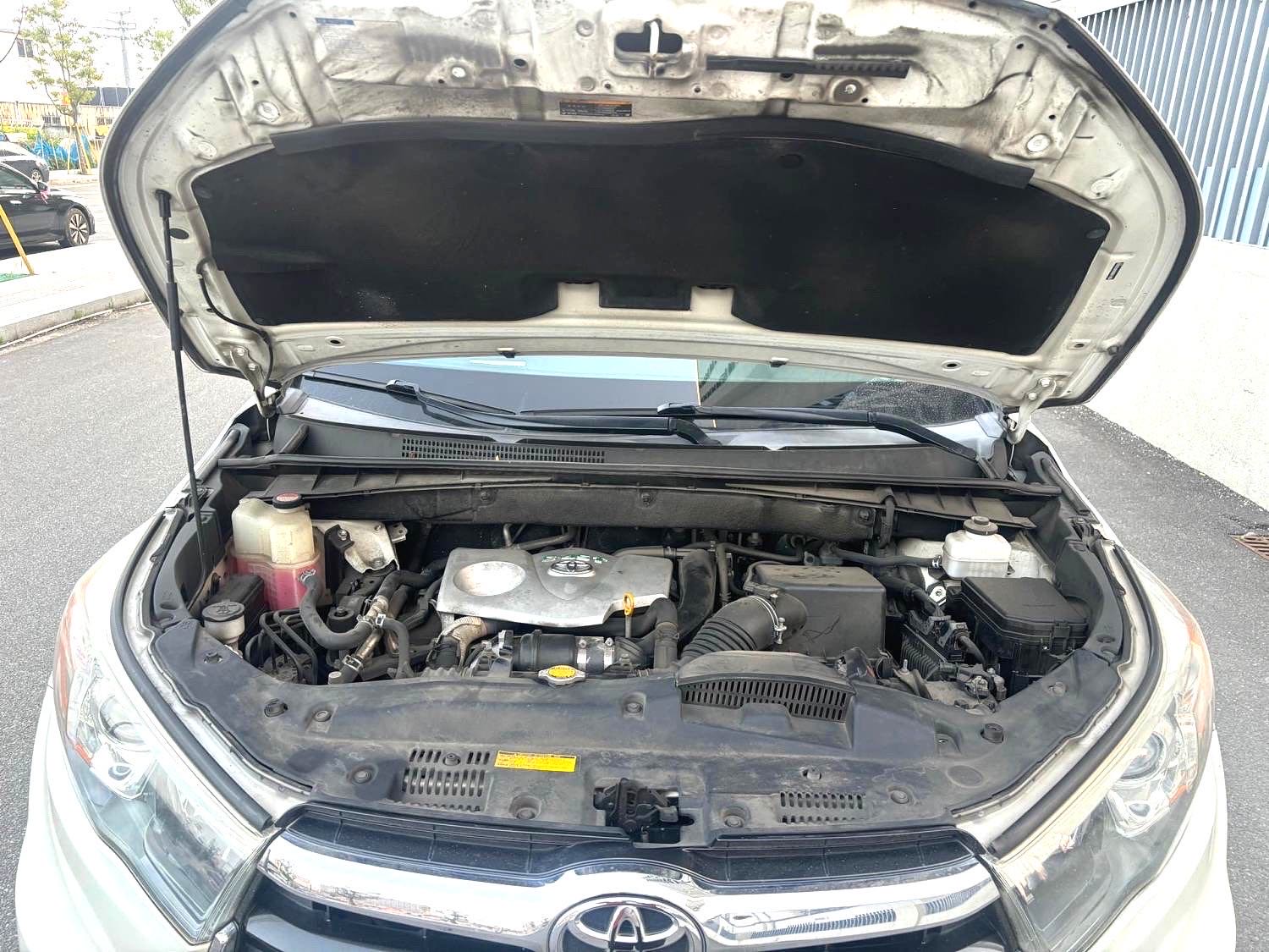 汉兰达 Model Year 2.0T 四驱豪华版 7 Seats
