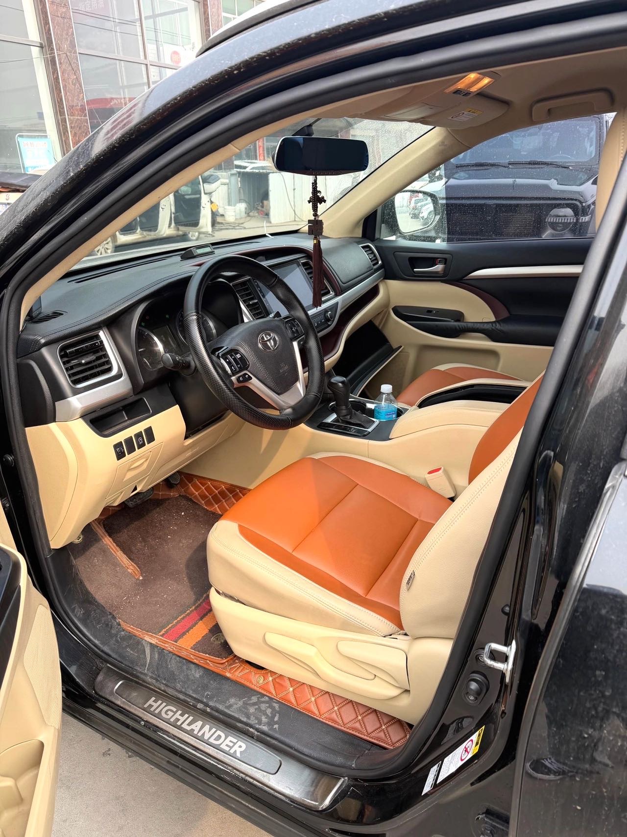 汉兰达 Model Year 2.0T 两驱精英版 7 Seats