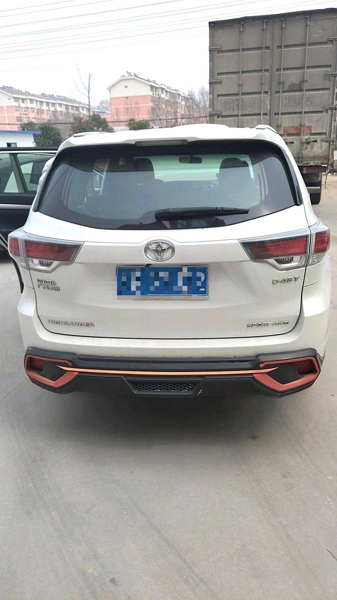 汉兰达 Model Year 2.0T 四驱豪华版 7 Seats