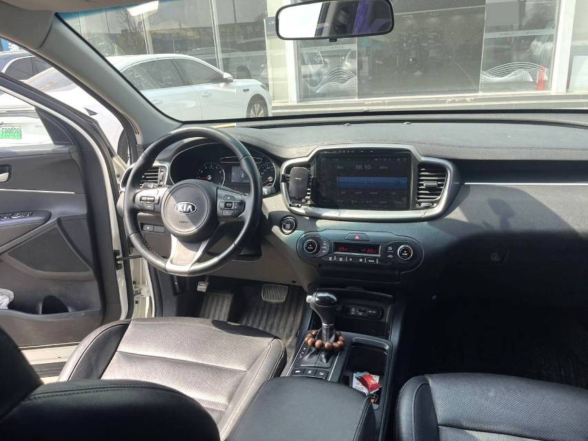 索兰托 Model Year 索兰托 L (Liter) 2.0T Gasoline 4WD Custom Version 7 Seats 国 IV