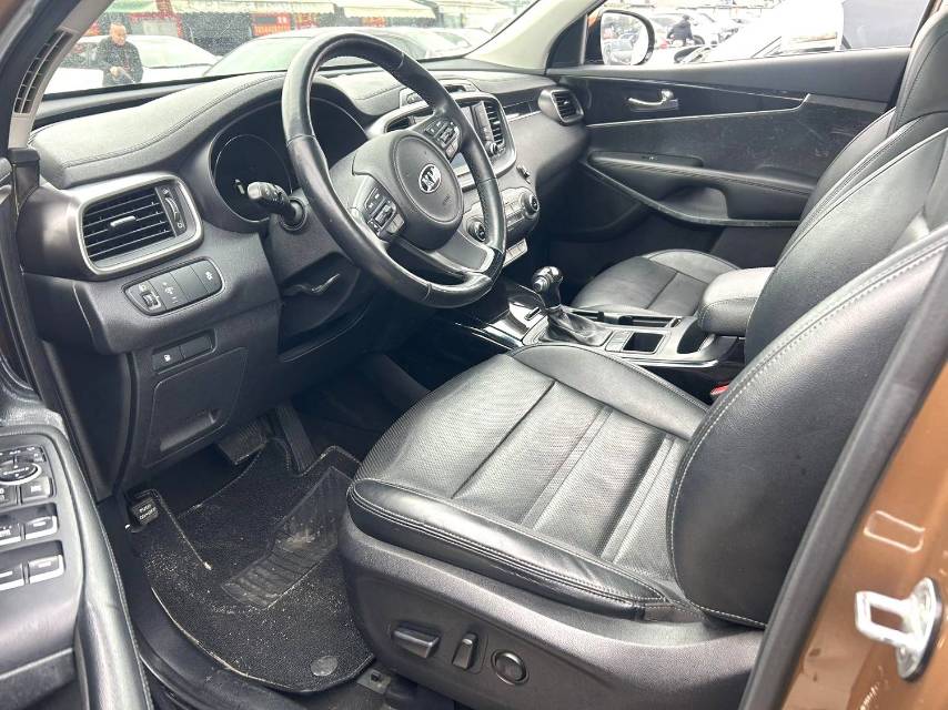 索兰托 Model Year 索兰托 L (Liter) 2.0T Gasoline 4WD 精英版 5 Seats 国 IV