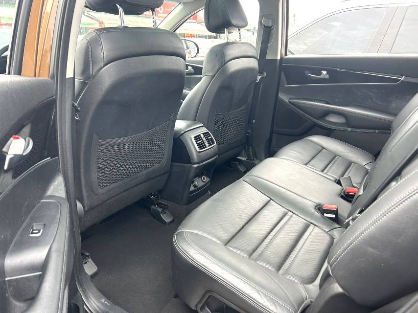 索兰托 Model Year 索兰托 L (Liter) 2.0T Gasoline 4WD 精英版 5 Seats 国 IV