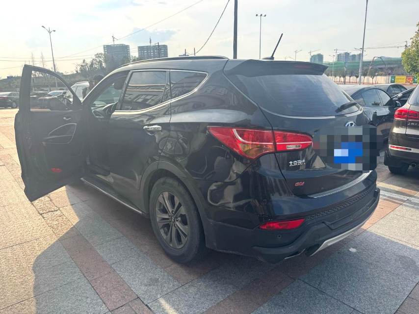 胜达 Model Year Facelift 2.4L 自动四驱尊贵型
