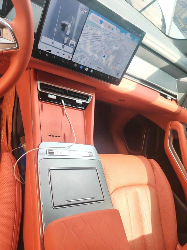 唐 L (Liter) Model Year Electric Vehicle 600KM 四驱激光雷达旗舰型