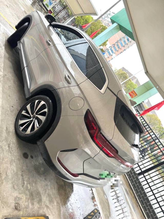 宋 PLUS New Energy Model Year 冠军版 Electric Vehicle 605KM 旗舰 PLUS