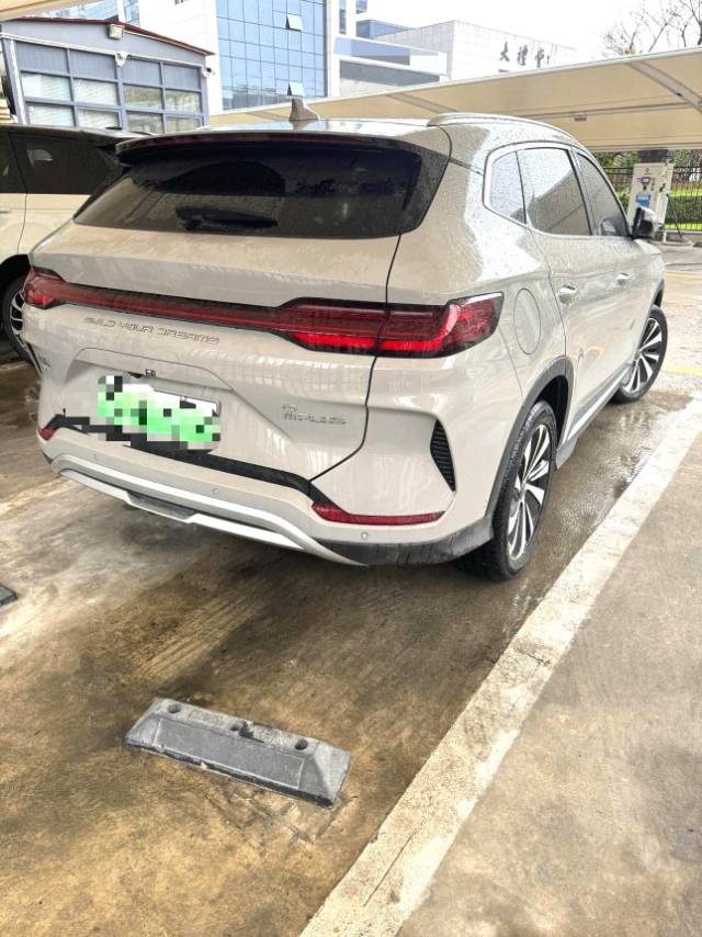宋 PLUS New Energy Model Year 冠军版 Electric Vehicle 605KM 旗舰 PLUS