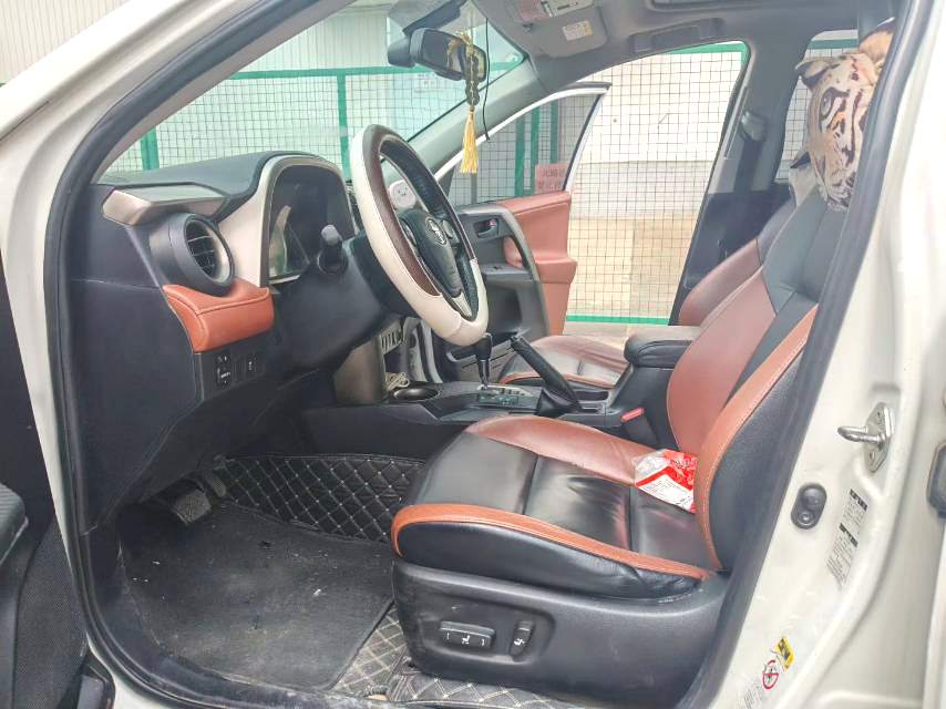 RAV 4 荣放 Model Year 2.5L 自动四驱精英版