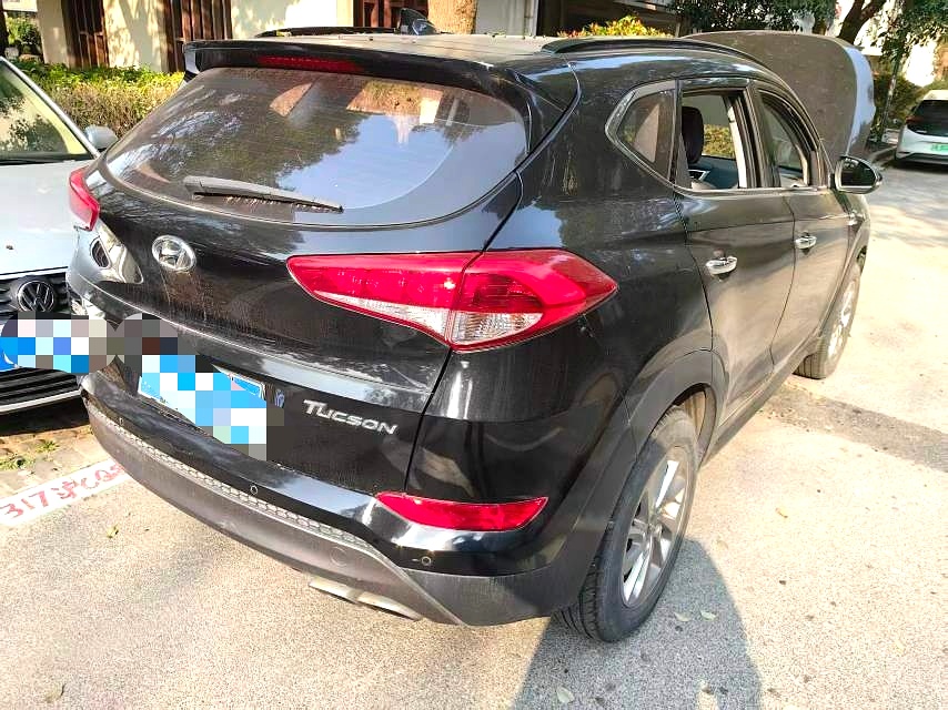 途胜 Model Year 1.6T 双离合两驱智能型