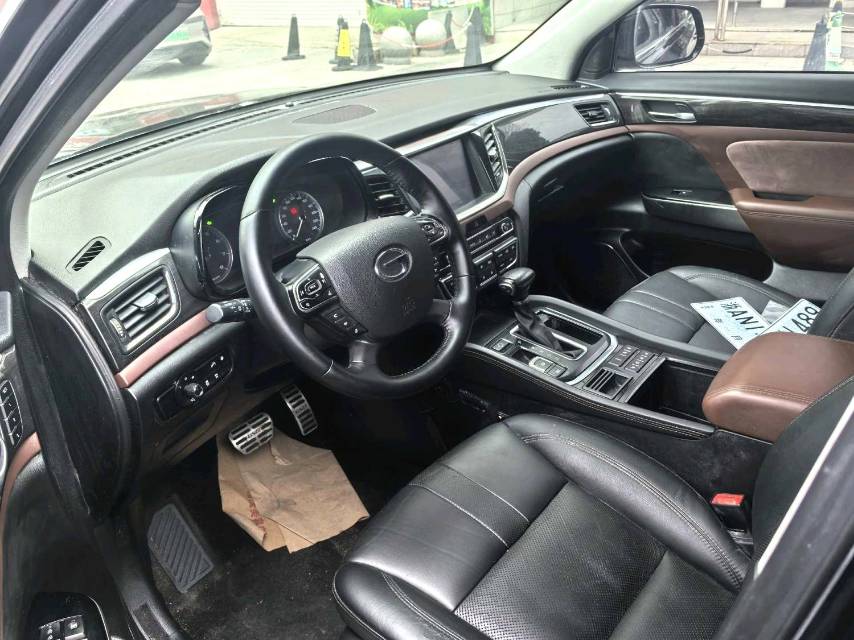 传祺 GS 8 Model Year 320T 四驱豪华智联版 七座