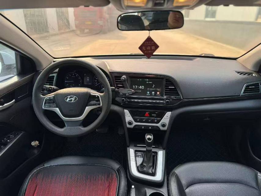 领动 Model Year 1.6L Automatic 15 周年特别版