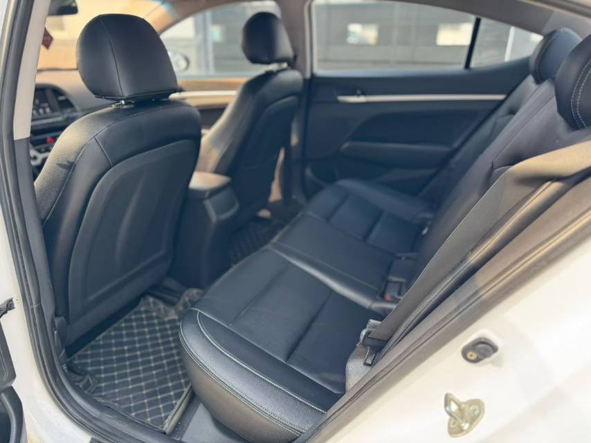 领动 Model Year 1.6L Automatic 15 周年特别版