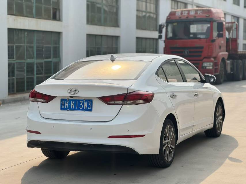 领动 Model Year 1.6L Automatic 15 周年特别版