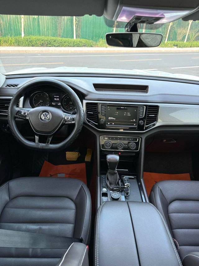 Volkswagen 330TSI 2WDLuxury