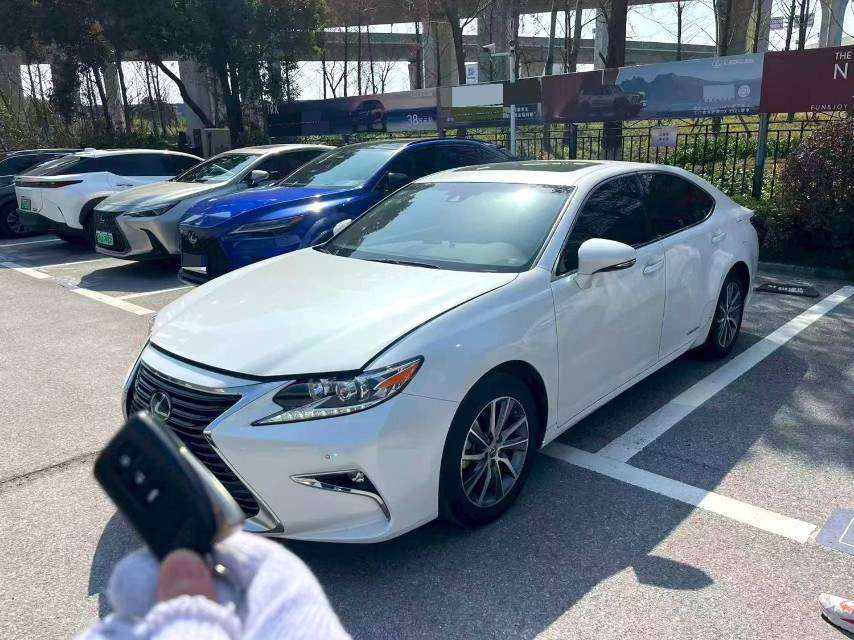 Lexus ES 300h