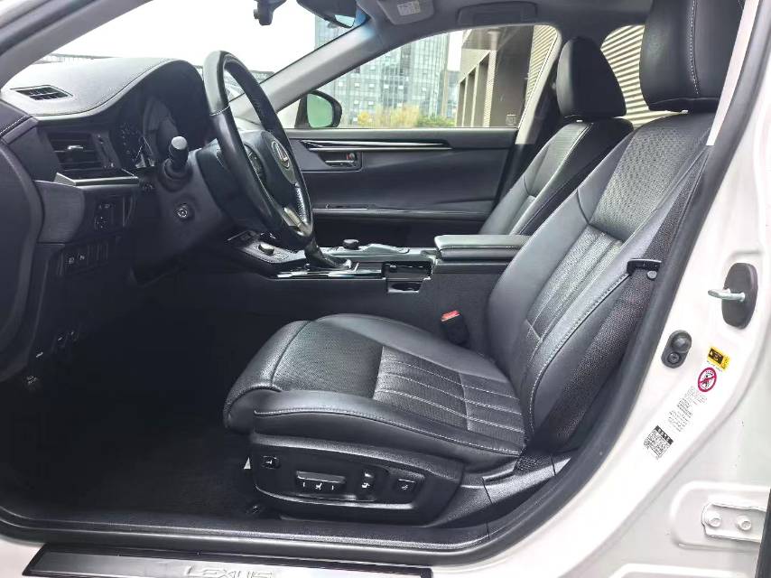 Lexus ES 300h