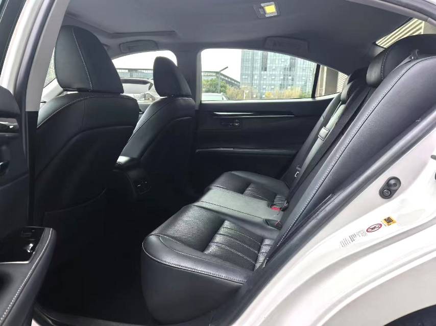 Lexus ES 300h