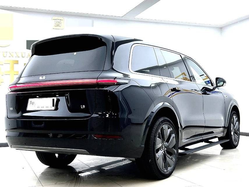 理想 L (Liter) 9 Model Year Ultra