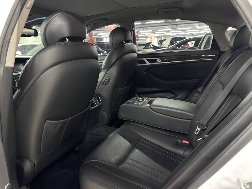 捷恩斯 Model Year 3.0GDi 四驱豪华版