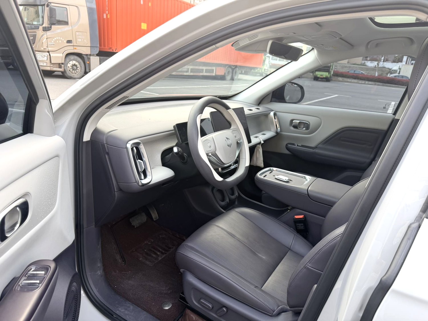 零跑 B 10 Model Year 510 悦享版