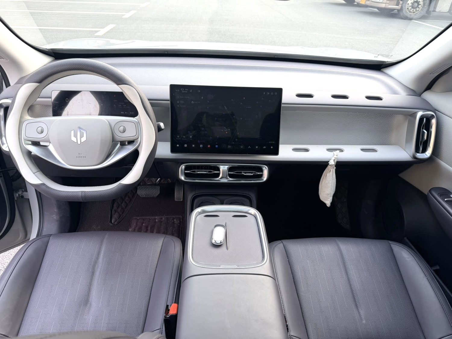 零跑 B 10 Model Year 510 悦享版