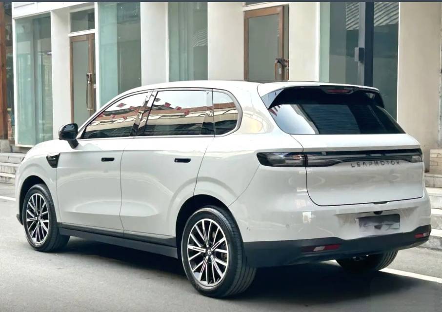 零跑 B 10 Model Year 510 悦享版