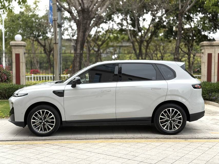 零跑 B 10 Model Year 510 悦享版