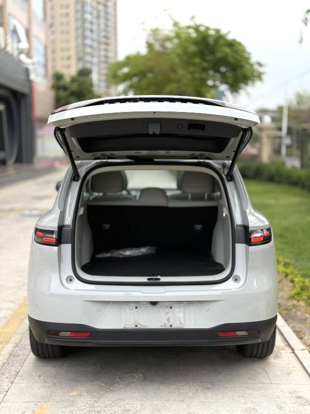零跑 B 10 Model Year 510 悦享版