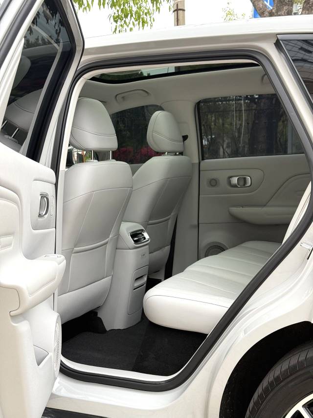 零跑 B 10 Model Year 510 悦享版