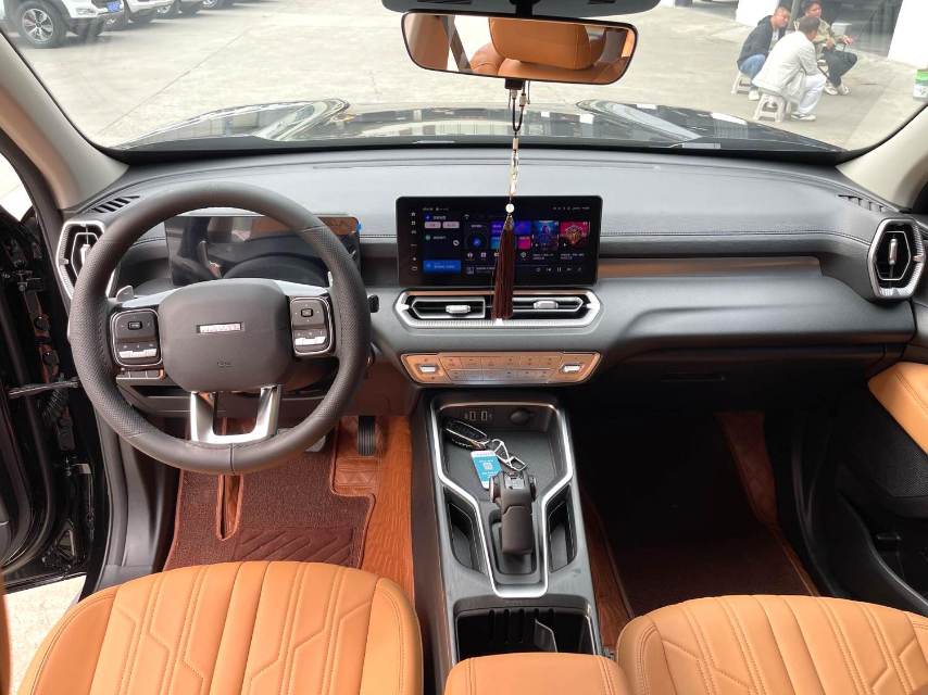 哈弗 H 5 Model Year 2.0T 自动四驱领航版 Gasoline