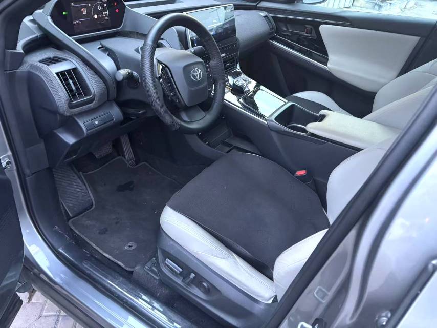 一汽丰田 bZ 4X Model Year 四驱高性能 PRO Version