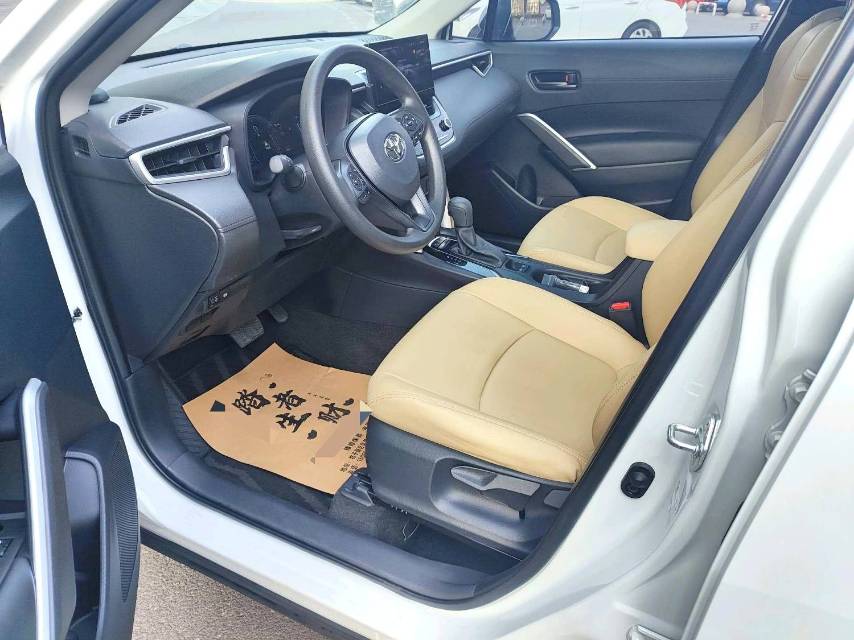 卡罗拉锐放 Model Year 2.0L 精英版