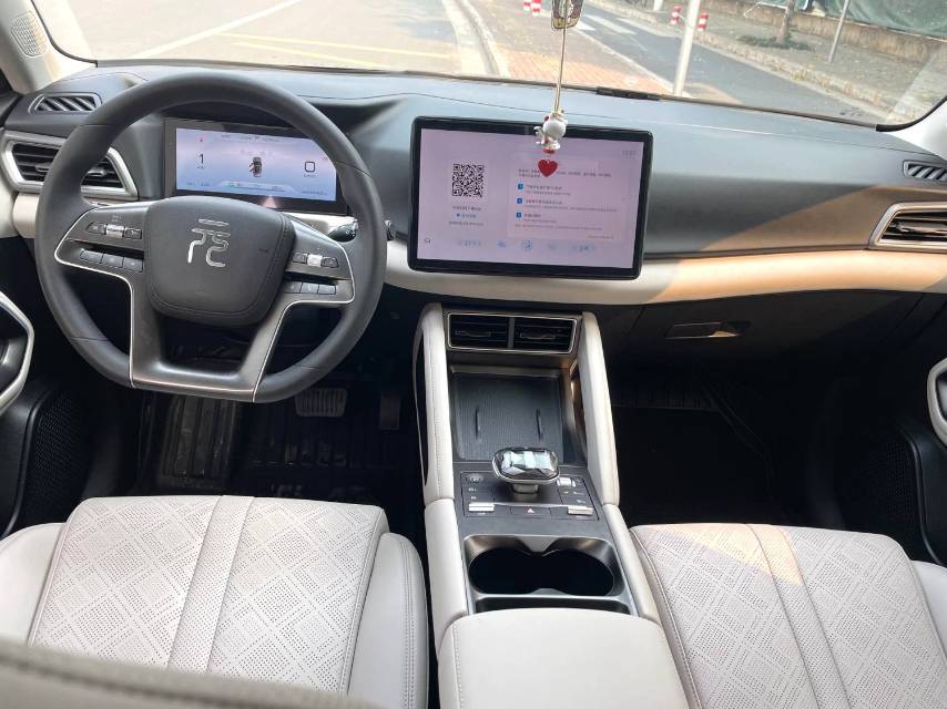 元 UP Model Year 401KM Advanced