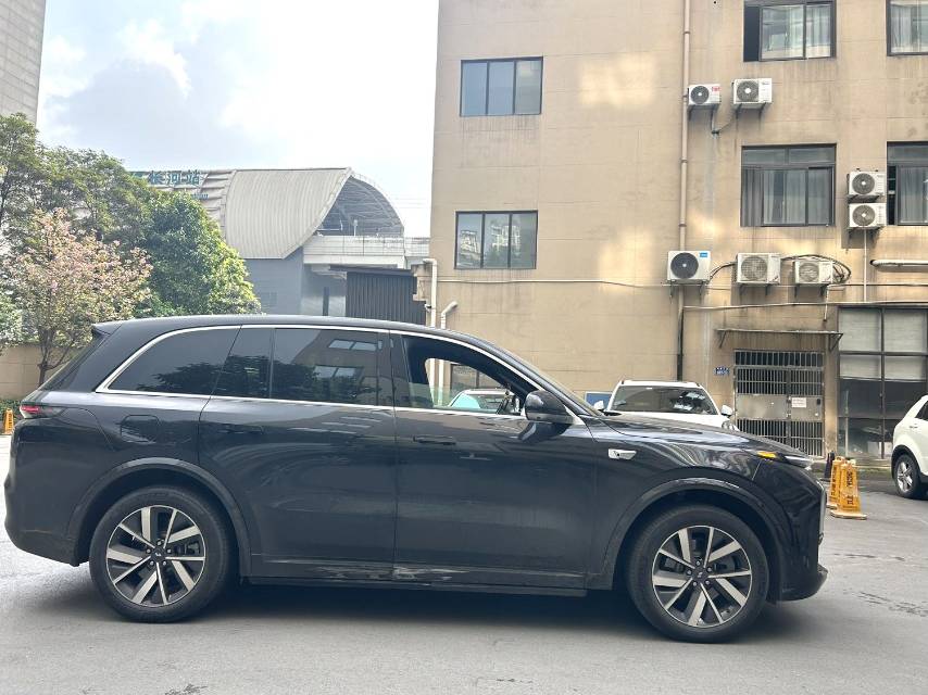Li Auto L (Liter) 8 Pro