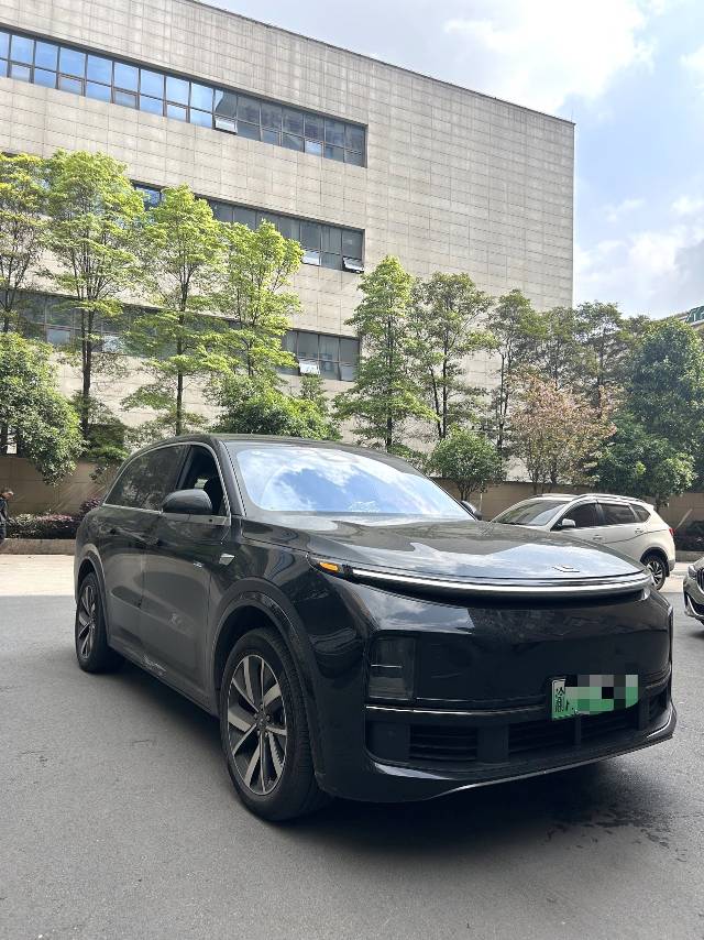 Li Auto L (Liter) 8 Pro