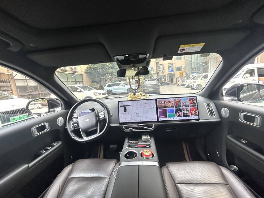 Li Auto L (Liter) 8 Pro