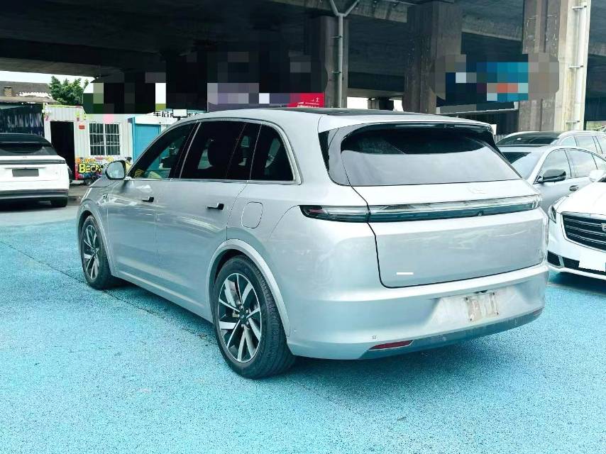 理想 L (Liter) 7 Model Year Air