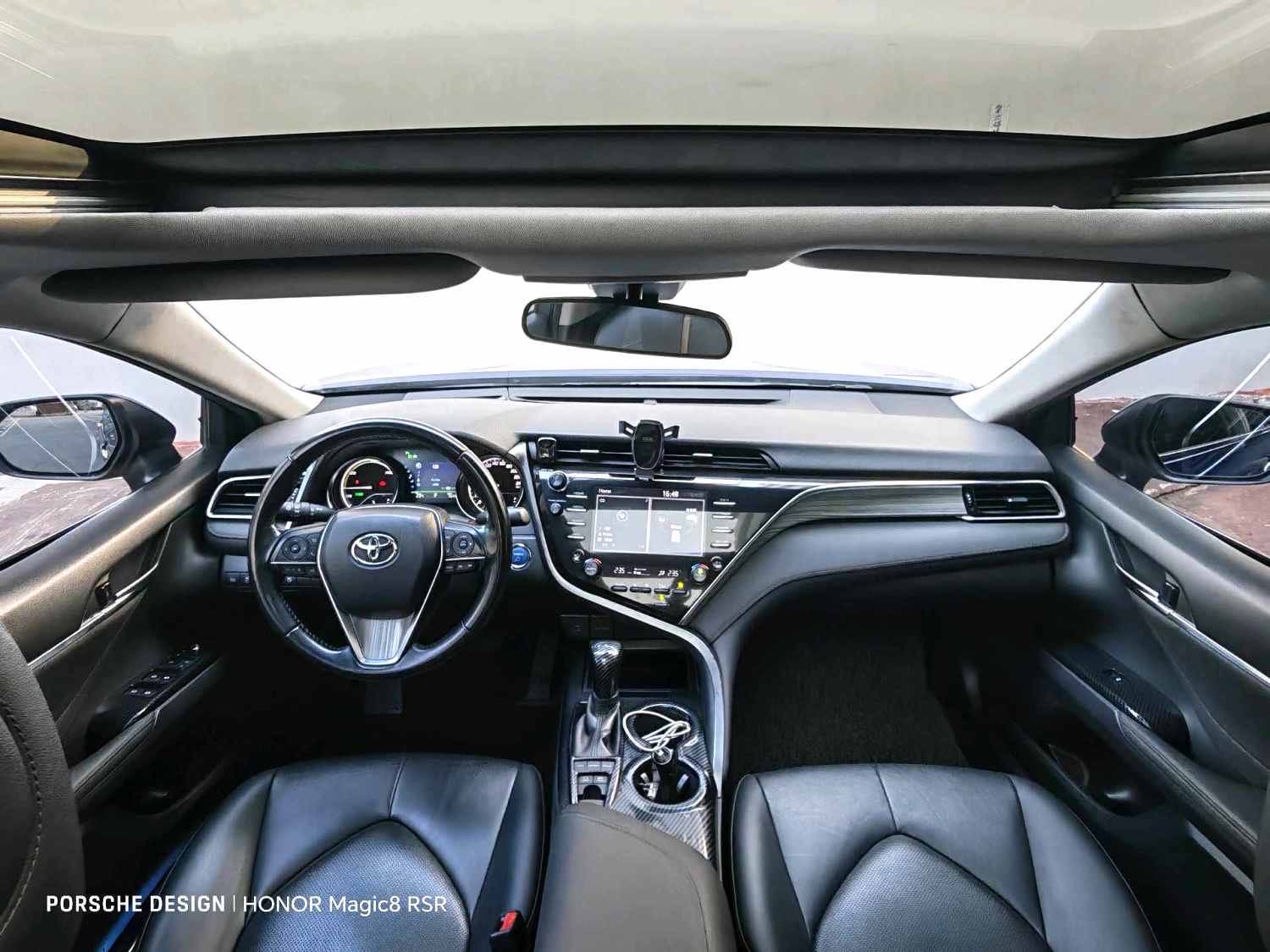 Toyota Camry Hybrid 2.5HG Luxury VI