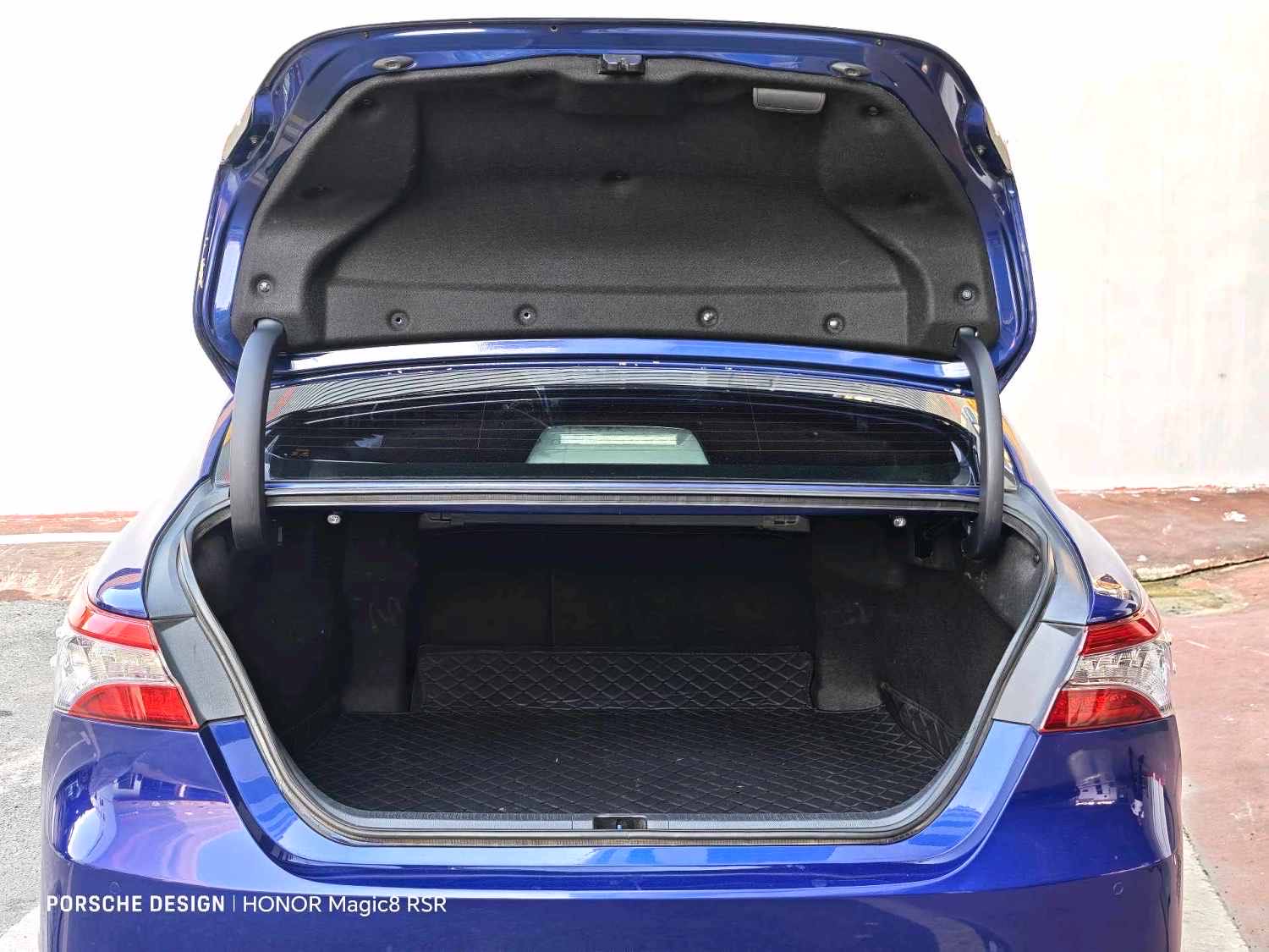 Toyota Camry Hybrid 2.5HG Luxury VI