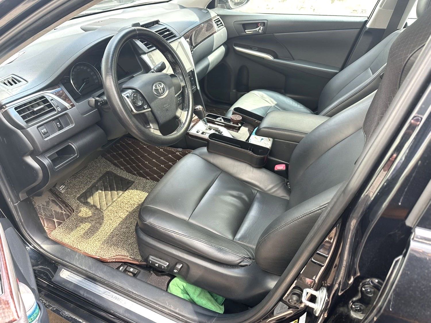 Toyota Camry 2.0G Lead