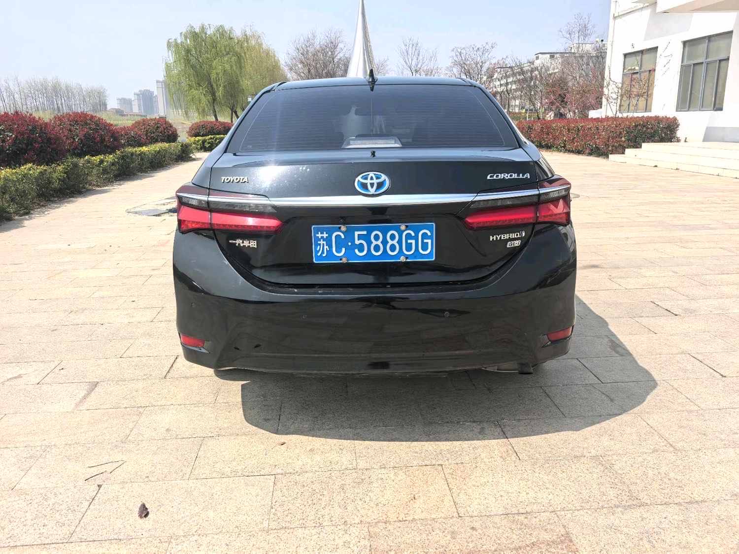 卡罗拉 Model Year 改款双擎 1.8L E CVT 精英版