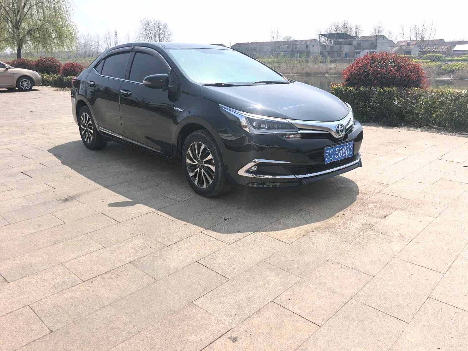 卡罗拉 Model Year 改款双擎 1.8L E CVT 精英版